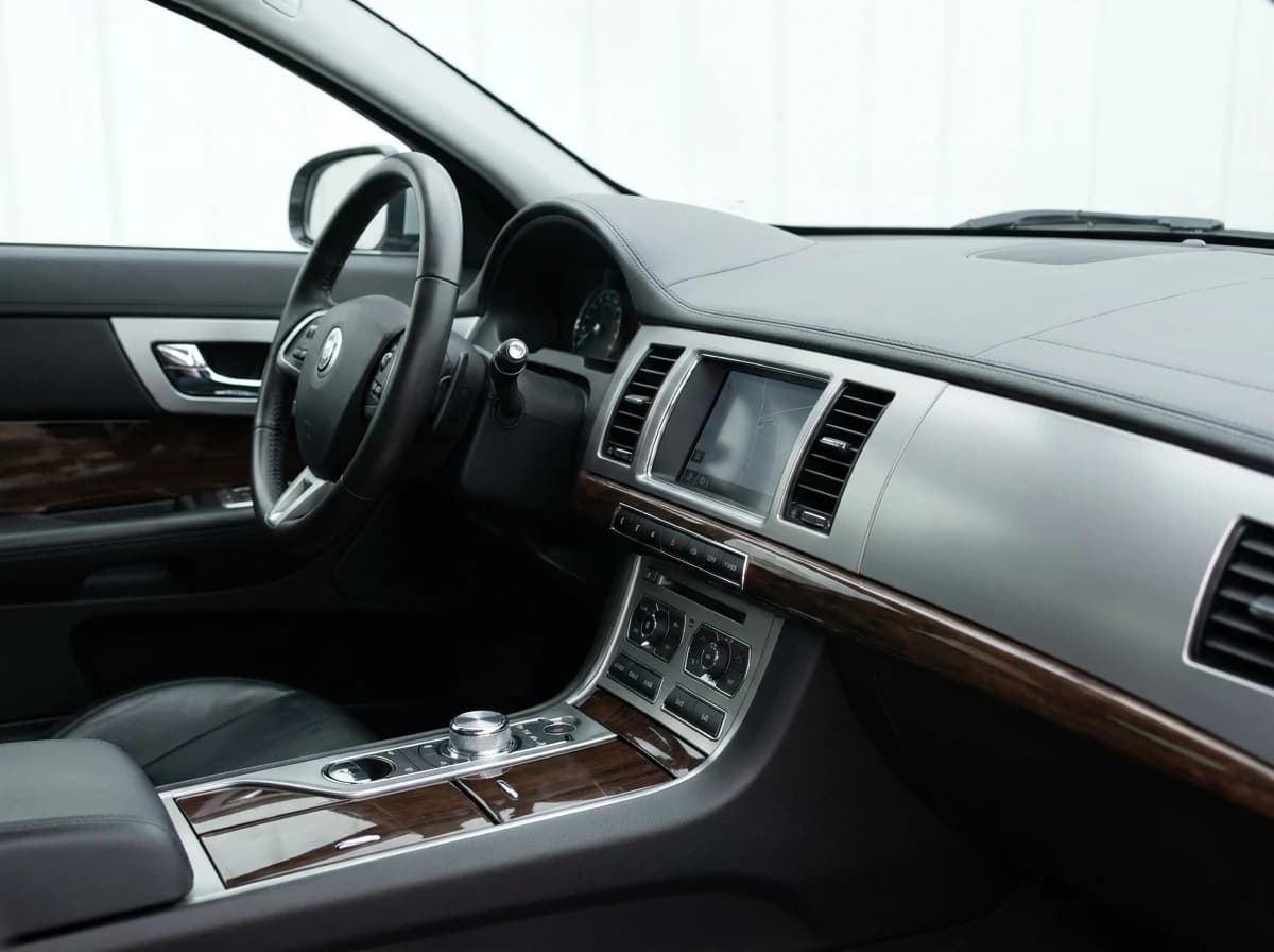Dash & console, spotless