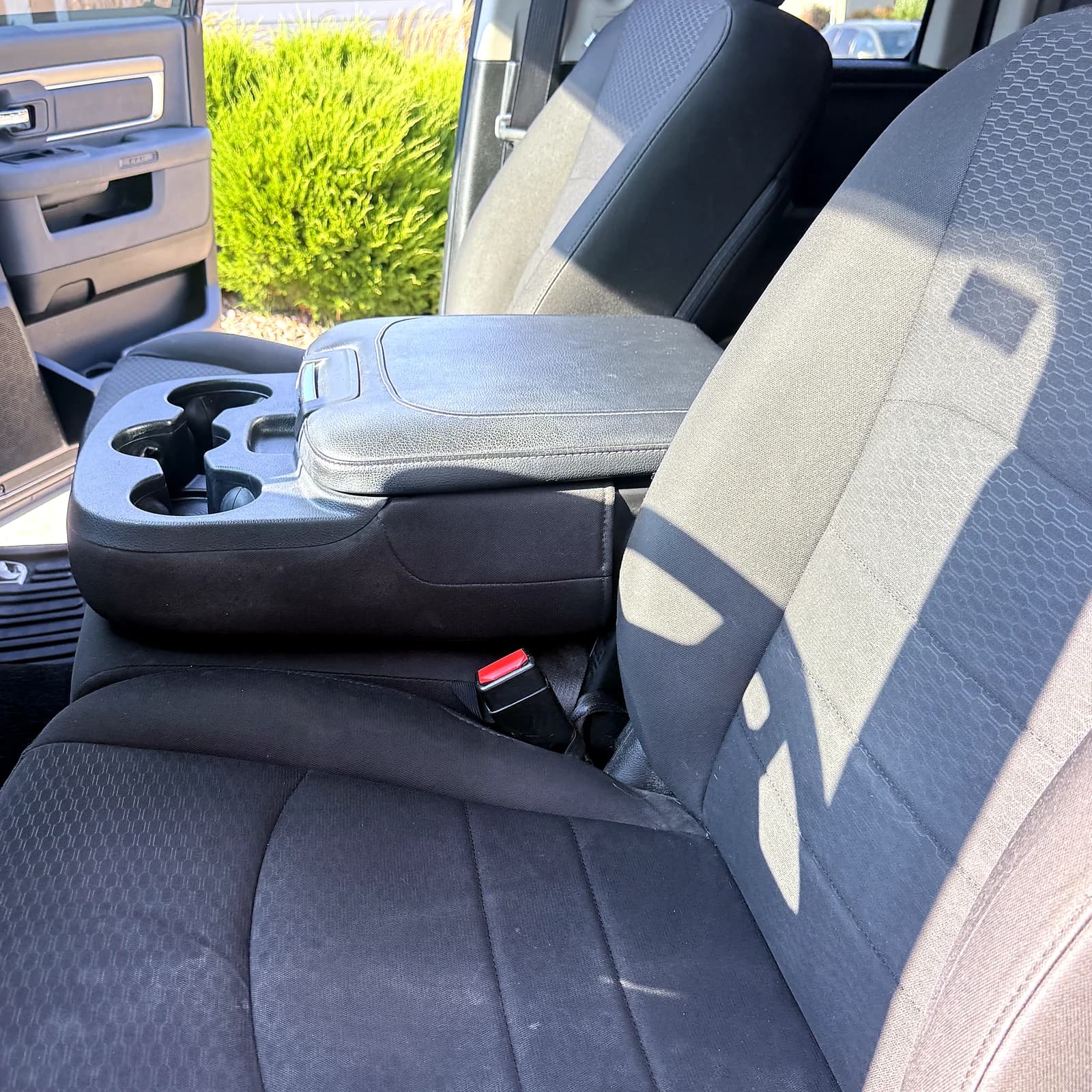 Center console, detailed